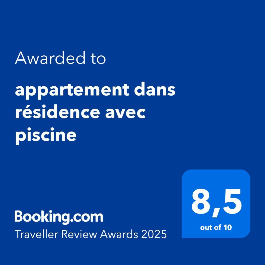 Appartement Dans Residence Avec Piscine La Londe-les-Maures Kültér fotó
